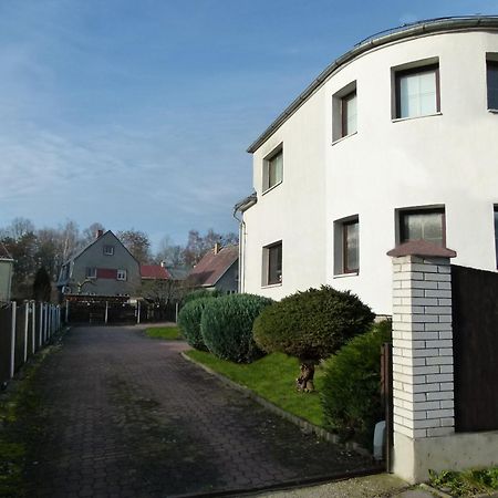 Penzion Ubytovani U Parku S Parkovistem Ceska Lipa Exterior photo