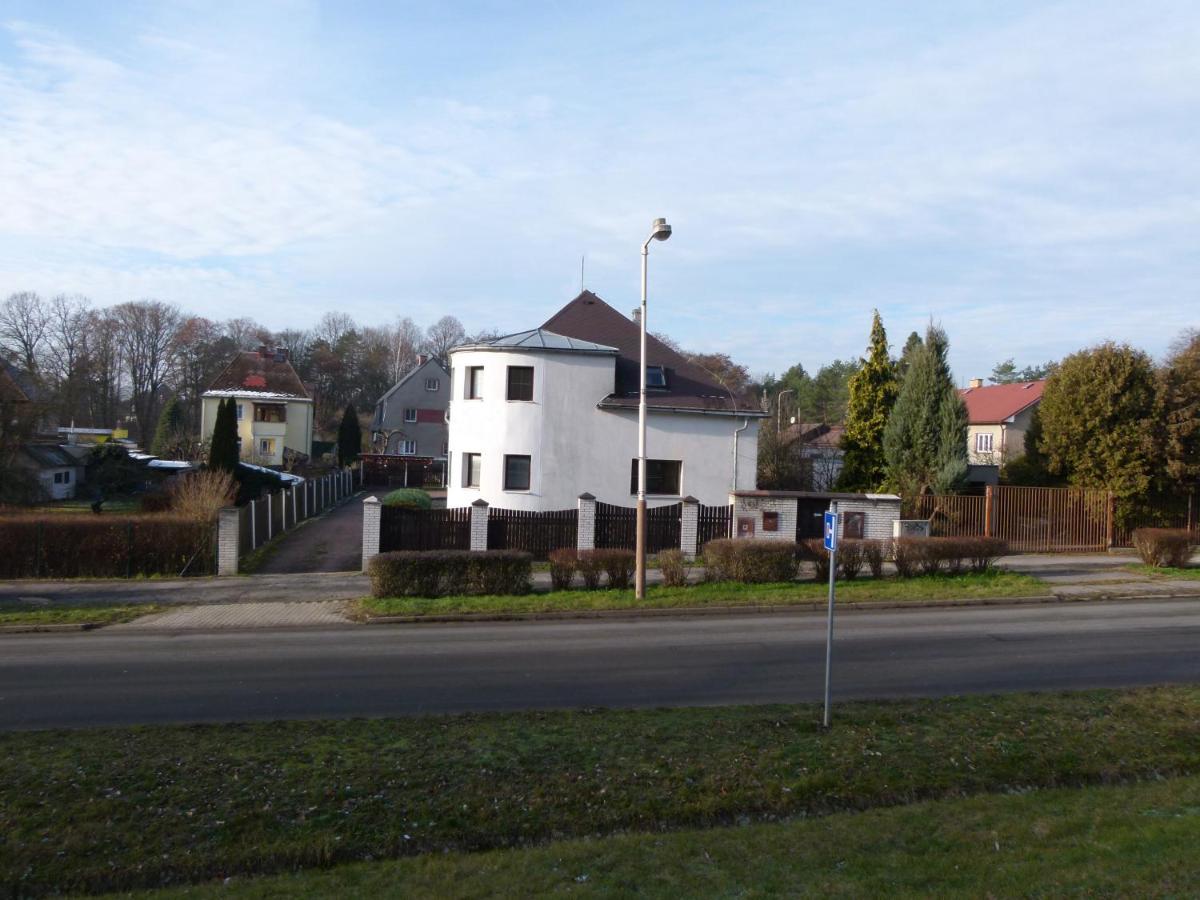 Penzion Ubytovani U Parku S Parkovistem Ceska Lipa Exterior photo